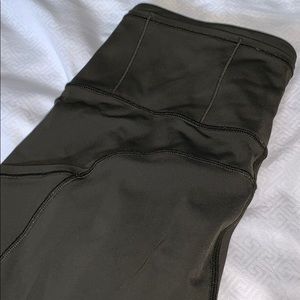 Lululemon leggings size 4 fast and free